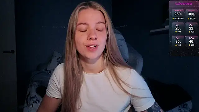 Snapshot of candy_maggie chatting on October 2025 05:46:02 PM candy maggie online show from October 2025 05:46:02 PM