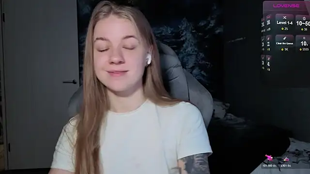 Snapshot of candy_maggie chatting on December 2025 05:29:01 PM candy maggie online show from December 2025 05:29:01 PM