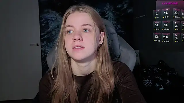 Snapshot of candy_maggie chatting on December 2025 07:37:01 AM candy maggie online show from December 2025 07:37:01 AM