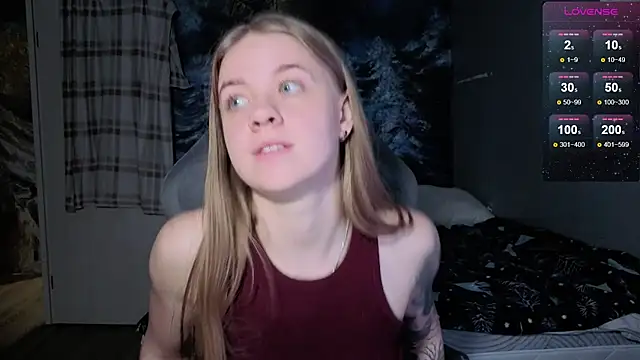 Snapshot of candy_maggie chatting on December 2025 07:43:02 PM candy maggie online show from December 2025 07:43:02 PM