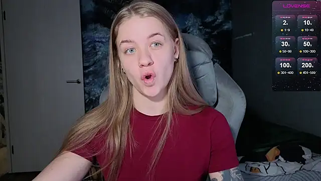 Snapshot of candy_maggie chatting on December 2025 06:15:01 PM candy maggie online show from December 2025 06:15:01 PM