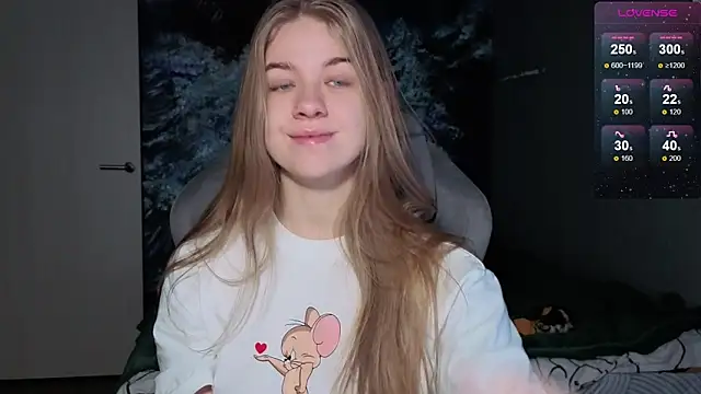 Snapshot of candy_maggie chatting on January 2026 06:33:01 PM candy maggie online show from January 2026 06:33:01 PM
