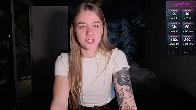Snapshot of candy_maggie chatting on January 2026 06:30:02 AM candy maggie online show from January 2026 06:30:02 AM