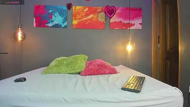 summer lee  online show from December 2024 07:14:02 PM