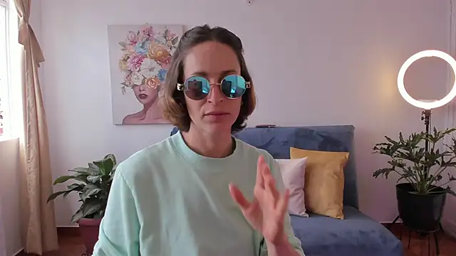 cuddlingbunny online show from March 2026 05:17:01 PM