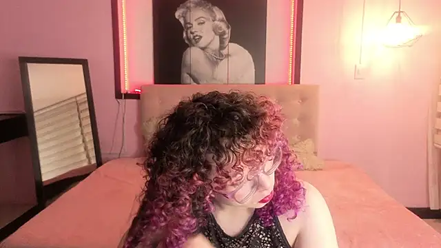 Snapshot of _Androm3da_ chatting on July 2026 07:38:02 PM Androm3da online show from July 2026 07:38:02 PM