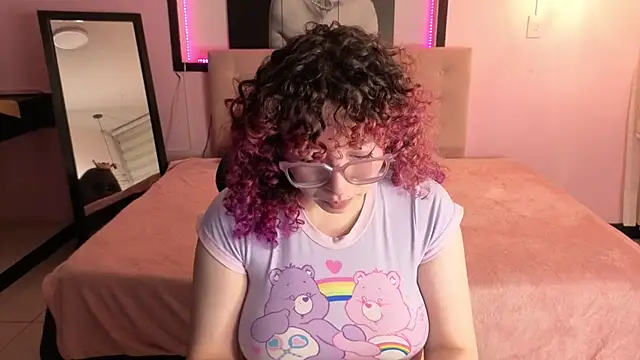 Snapshot of _Androm3da_ chatting on July 2026 07:16:02 PM Androm3da online show from July 2026 07:16:02 PM
