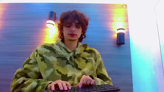 Sr BonnyEthan online show from April 2026 12:54:02 PM