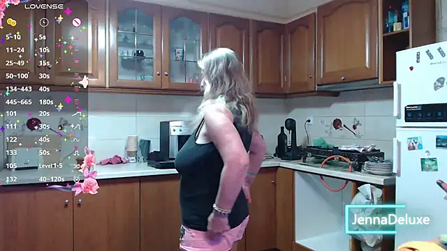 Snapshot of JennaDeluxe chatting on June 2026 07:06:02 AM JennaDeluxe online show from June 2026 07:06:02 AM