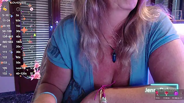 Snapshot of JennaDeluxe chatting on July 2026 04:07:02 AM JennaDeluxe online show from July 2026 04:07:02 AM
