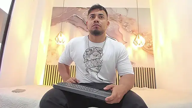 BrianMalonee online show from November 2025 12:06:01 PM