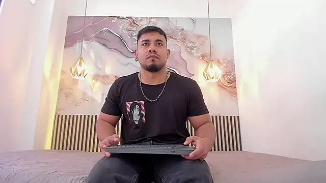 BrianMalonee online show from November 2025 12:20:01 PM