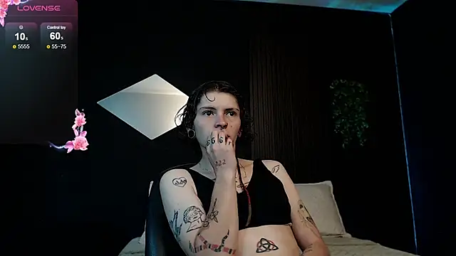 pretty cristal69 online show from February 2026 12:56:02 PM