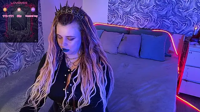 Miss Maya Mils online show from July 2026 01:01:01 AM