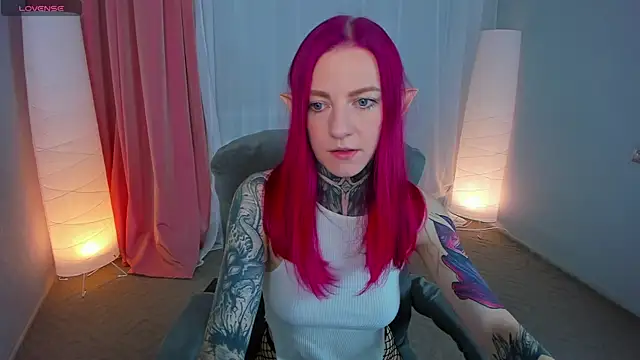 Roxy      online show from February 2025 08:27:02 PM