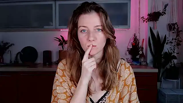 Snapshot of Elly_Helly chatting on January 2025 08:24:01 PM Elly Helly online show from January 2025 08:24:01 PM