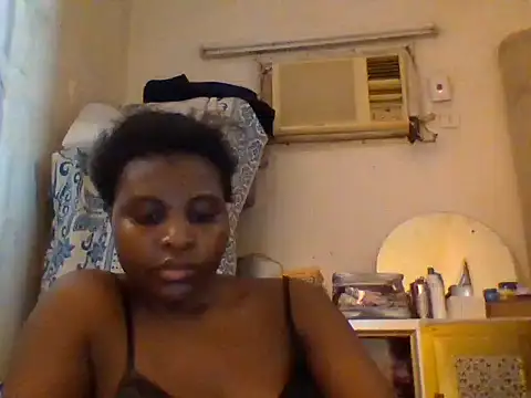 Snapshot of queenzuena chatting on June 2026 01:31:01 PM queenzuena online show from June 2026 01:31:01 PM