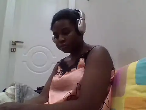 Snapshot of queenzuena chatting on July 2026 09:58:02 PM queenzuena online show from July 2026 09:58:02 PM