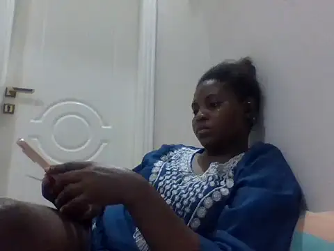 Snapshot of queenzuena chatting on July 2026 07:07:02 PM queenzuena online show from July 2026 07:07:02 PM
