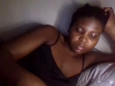 Snapshot of queenzuena chatting on July 2026 10:42:02 PM queenzuena online show from July 2026 10:42:02 PM