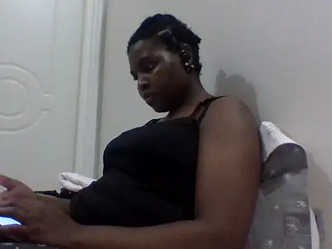 Snapshot of queenzuena chatting on July 2026 07:23:01 PM queenzuena online show from July 2026 07:23:01 PM