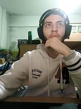 Snapshot of kleineid77 chatting on December 2024 04:48:02 PM kleineid77 online show from December 2024 04:48:02 PM