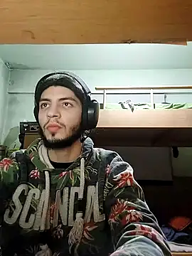 Snapshot of kleineid77 chatting on December 2024 11:39:02 PM kleineid77 online show from December 2024 11:39:02 PM