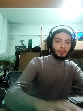 Snapshot of kleineid77 chatting on January 2025 03:57:02 PM kleineid77 online show from January 2025 03:57:02 PM