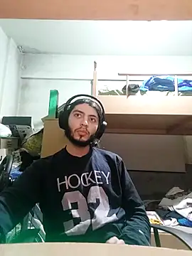 Snapshot of kleineid77 chatting on February 2025 04:04:01 PM kleineid77 online show from February 2025 04:04:01 PM