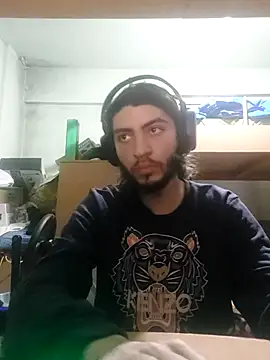 Snapshot of kleineid77 chatting on February 2025 03:39:02 PM kleineid77 online show from February 2025 03:39:02 PM