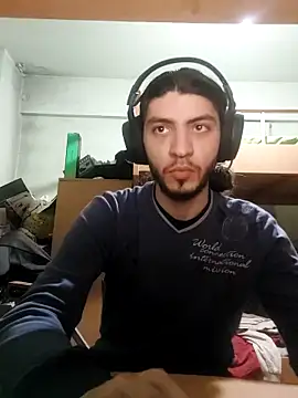 Snapshot of kleineid77 chatting on March 2025 05:56:01 PM kleineid77 online show from March 2025 05:56:01 PM