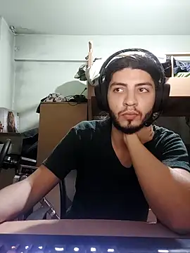 Snapshot of kleineid77 chatting on November 2025 03:36:02 PM kleineid77 online show from November 2025 03:36:02 PM