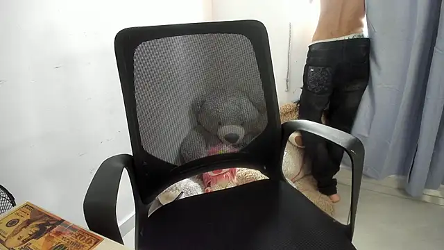 isaaclatino online show from September 2025 08:20:02 PM