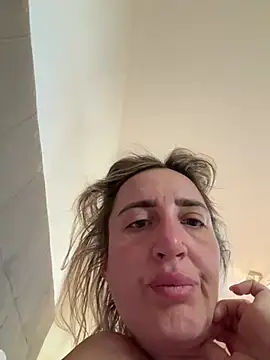 Snapshot of casalinga88 chatting on March 2025 06:46:01 AM casalinga88 online show from March 2025 06:46:01 AM