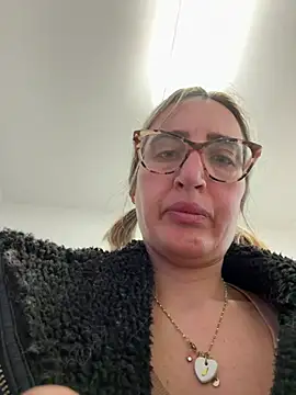 Snapshot of casalinga88 chatting on March 2025 04:37:02 PM casalinga88 online show from March 2025 04:37:02 PM