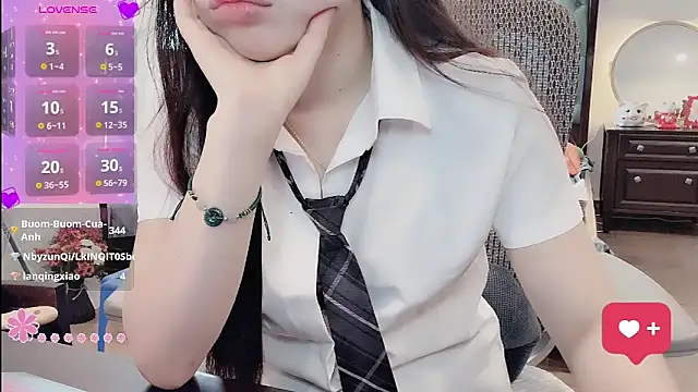 Snapshot of Berrysweet_68 chatting on April 2026 04:46:01 AM Berrysweet 68 online show from April 2026 04:46:01 AM