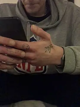 Snapshot of Simboxxx040 chatting on January 2025 12:41:01 PM Simboxxx040 online show from January 2025 12:41:01 PM