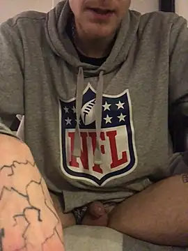 Snapshot of Simboxxx040 chatting on January 2025 04:44:01 AM Simboxxx040 online show from January 2025 04:44:01 AM