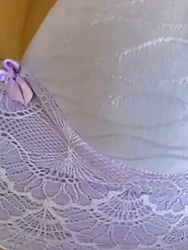 Snapshot of fernandasweet chatting on January 2025 08:00:01 PM fernandasweet online show from January 2025 08:00:01 PM