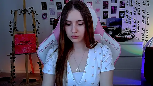 AliceCharmy online show from September 2025 11:12:02 AM