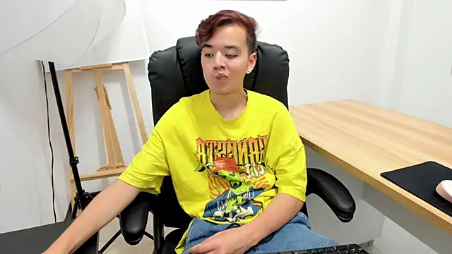 Snapshot of bunny_maxi chatting on October 2025 12:37:02 PM bunny maxi online show from October 2025 12:37:02 PM