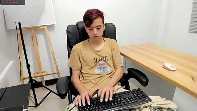 Snapshot of bunny_maxi chatting on October 2025 12:50:02 PM bunny maxi online show from October 2025 12:50:02 PM