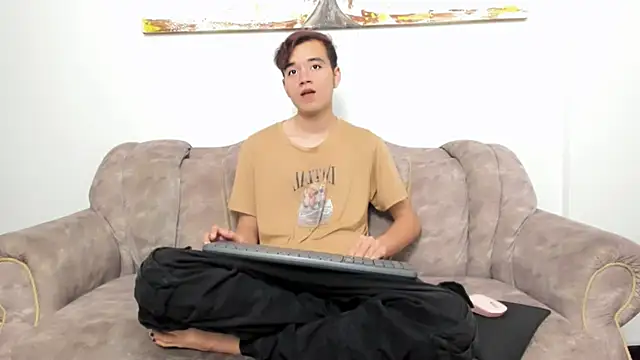 Snapshot of bunny_maxi chatting on November 2025 12:27:01 PM bunny maxi online show from November 2025 12:27:01 PM