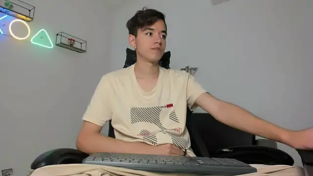 Snapshot of bunny_maxi chatting on November 2025 12:22:02 PM bunny maxi online show from November 2025 12:22:02 PM