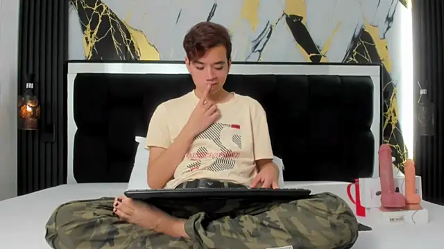 Snapshot of bunny_maxi chatting on November 2025 01:32:02 PM bunny maxi online show from November 2025 01:32:02 PM