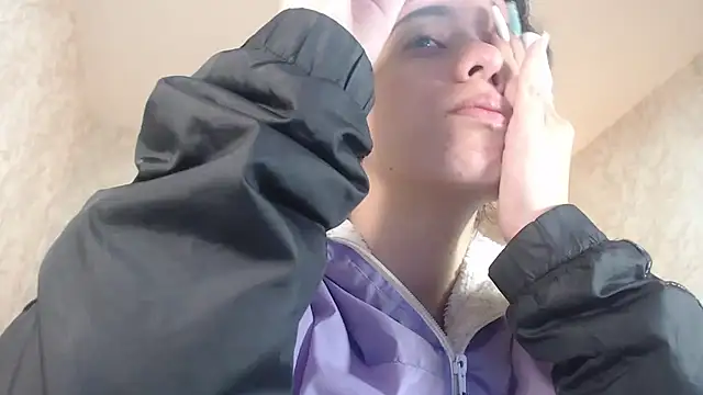 EmmaCowperr online show from January 2025 04:25:02 AM