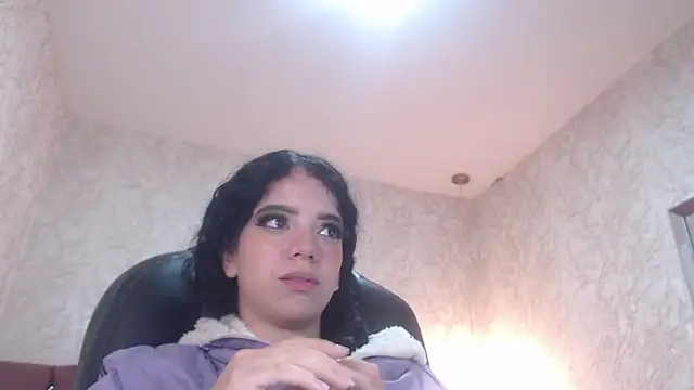 EmmaCowperr online show from January 2025 10:38:01 AM