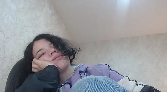 EmmaCowperr online show from January 2025 06:25:01 AM