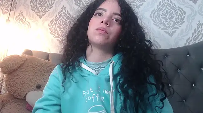 EmmaCowperr online show from February 2025 05:39:02 PM