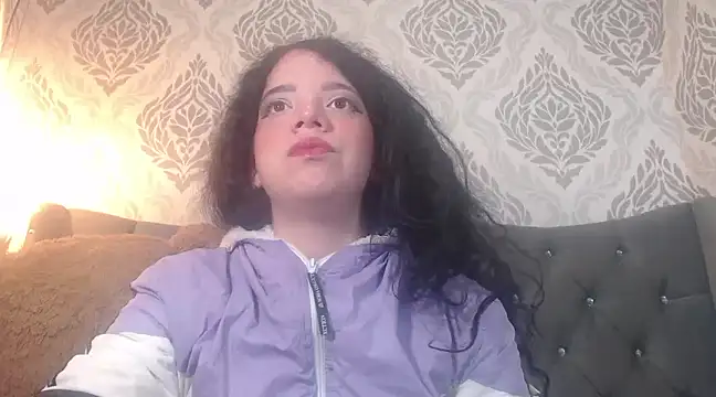 EmmaCowperr online show from February 2025 01:41:01 PM